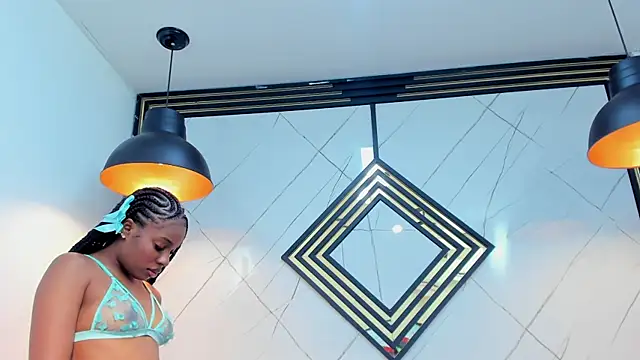 Snapshot of EmilyDiaaz chatting on March 2025 04:23:02 PM EmilyDiaaz online show from March 2025 04:23:02 PM