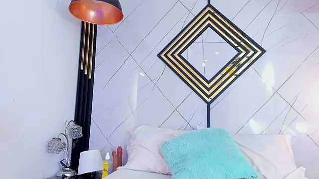 Snapshot of EmilyDiaaz chatting on September 2025 12:16:02 PM EmilyDiaaz online show from September 2025 12:16:02 PM