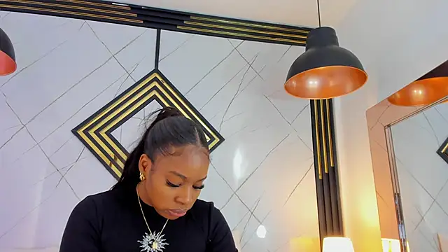 Snapshot of EmilyDiaaz chatting on October 2025 12:04:02 PM EmilyDiaaz online show from October 2025 12:04:02 PM