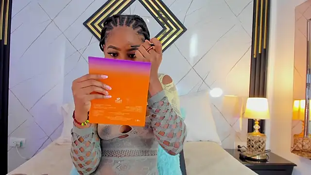 Snapshot of EmilyDiaaz chatting on October 2025 12:28:01 PM EmilyDiaaz online show from October 2025 12:28:01 PM