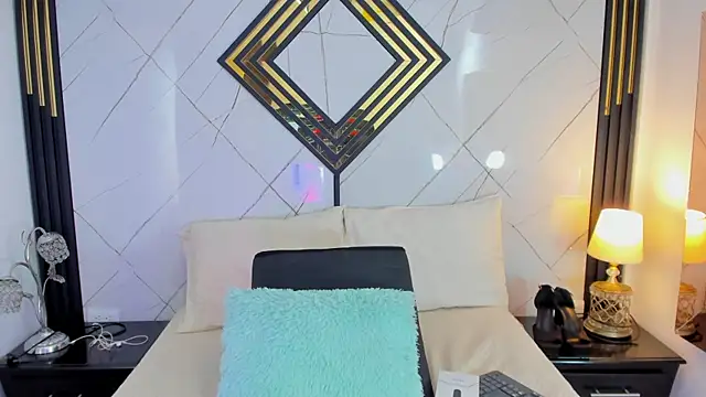 Snapshot of EmilyDiaaz chatting on November 2025 12:23:02 PM EmilyDiaaz online show from November 2025 12:23:02 PM