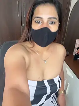 Sexy Madhuri Bhabhi online show from March 2026 06:18:01 AM