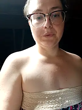 HTXBELLE online show from September 2025 01:53:01 AM