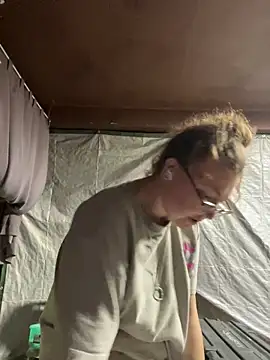 HTXBELLE online show from December 2025 12:52:02 AM