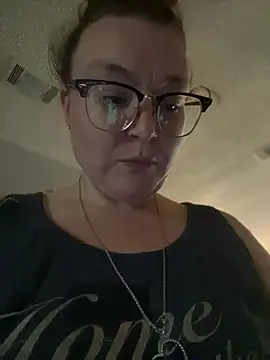 HTXBELLE online show from April 2026 03:51:02 PM