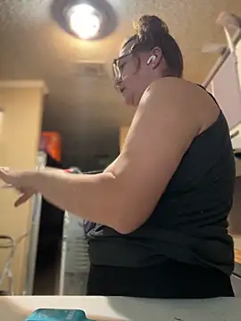 HTXBELLE online show from May 2026 12:32:01 PM