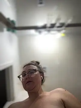 HTXBELLE online show from May 2026 11:33:02 PM
