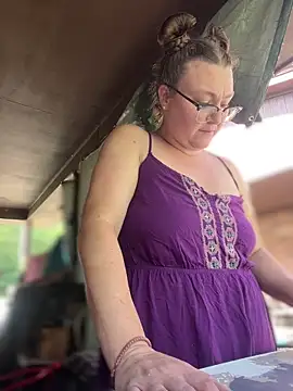 HTXBELLE online show from May 2026 02:56:02 PM