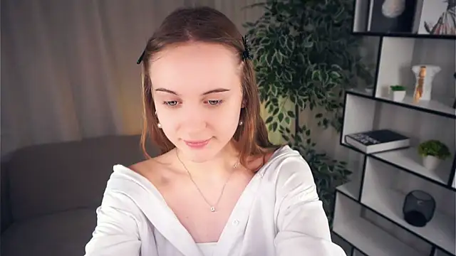 QuennaCoote online show from March 2025 12:03:01 PM