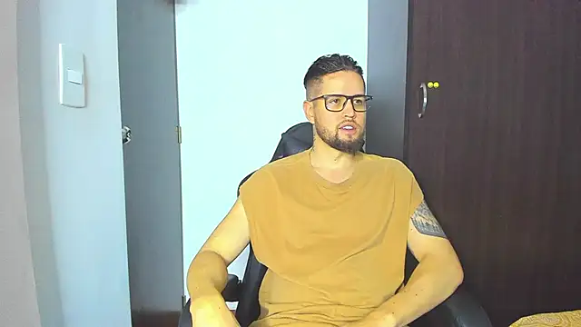 bastianwatson10 online show from November 2025 02:50:01 PM