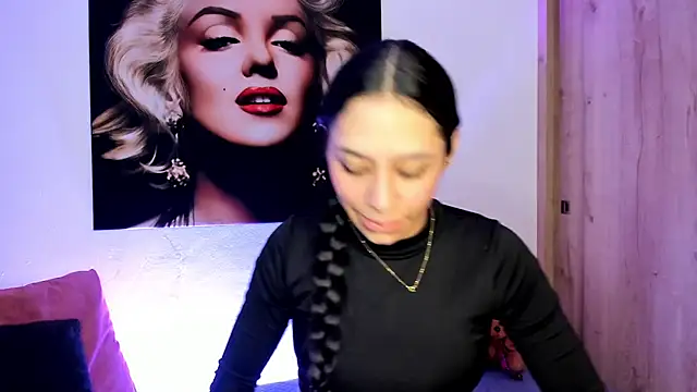 TANIA 06 online show from November 2025 01:58:02 PM