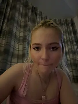 Snapshot of Blondie_Sofia_Essexbabe chatting on March 2025 12:15:01 AM Blondie Sofia Essexbabe online show from March 2025 12:15:01 AM