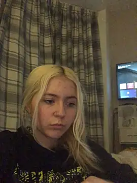 Snapshot of Blondie_Sofia_Essexbabe chatting on March 2025 11:54:02 PM Blondie Sofia Essexbabe online show from March 2025 11:54:02 PM