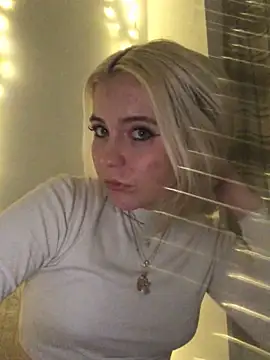 Snapshot of Blondie_Sofia_Essexbabe chatting on March 2025 03:10:02 AM Blondie Sofia Essexbabe online show from March 2025 03:10:02 AM