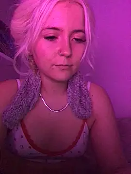 Snapshot of Blondie_Sofia_Essexbabe chatting on September 2025 11:49:02 PM Blondie Sofia Essexbabe online show from September 2025 11:49:02 PM