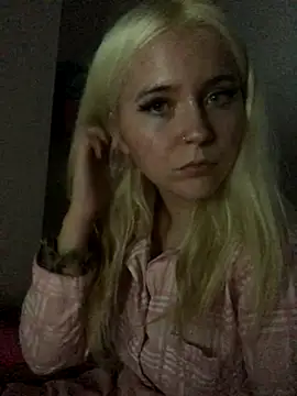 Snapshot of Blondie_Sofia_Essexbabe chatting on September 2025 11:20:01 PM Blondie Sofia Essexbabe online show from September 2025 11:20:01 PM