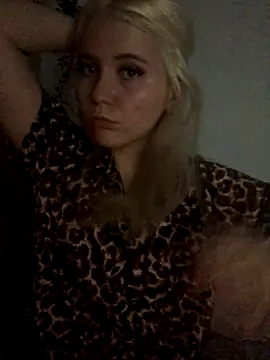 Snapshot of Blondie_Sofia_Essexbabe chatting on October 2025 11:23:01 PM Blondie Sofia Essexbabe online show from October 2025 11:23:01 PM