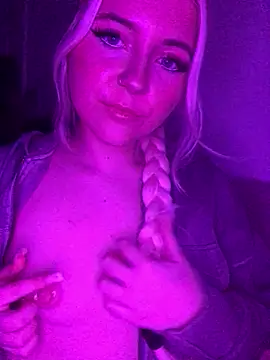 Snapshot of Blondie_Sofia_Essexbabe chatting on January 2026 08:55:01 PM Blondie Sofia Essexbabe online show from January 2026 08:55:01 PM