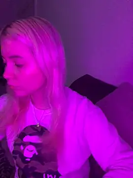 Snapshot of Blondie_Sofia_Essexbabe chatting on January 2026 11:32:02 PM Blondie Sofia Essexbabe online show from January 2026 11:32:02 PM