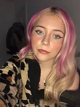 Snapshot of Blondie_Sofia_Essexbabe chatting on January 2026 10:14:02 PM Blondie Sofia Essexbabe online show from January 2026 10:14:02 PM