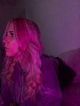 Snapshot of Blondie_Sofia_Essexbabe chatting on January 2026 12:25:02 AM Blondie Sofia Essexbabe online show from January 2026 12:25:02 AM