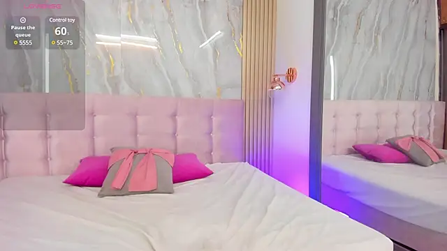 Snapshot of SalomeeHills chatting on March 2025 05:04:01 PM SalomeeHills online show from March 2025 05:04:01 PM