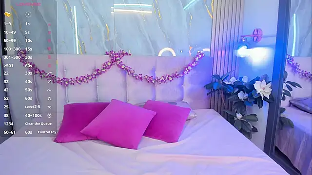 Snapshot of SalomeeHills chatting on February 2026 06:31:01 PM SalomeeHills online show from February 2026 06:31:01 PM