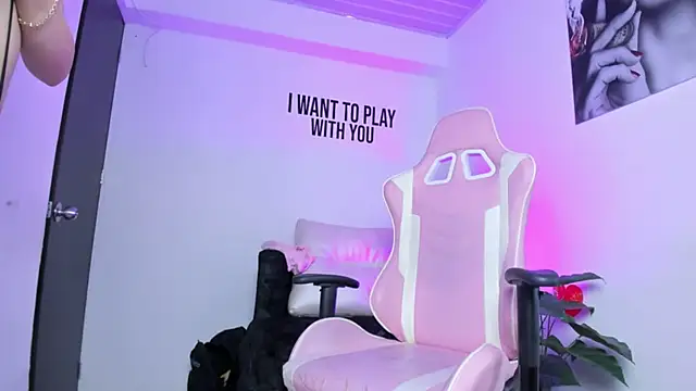 Snapshot of Zamira_Taylor chatting on February 2025 07:16:01 PM Zamira Taylor online show from February 2025 07:16:01 PM