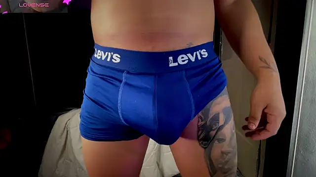 jeffvalemtino online show from May 2026 12:41:02 AM