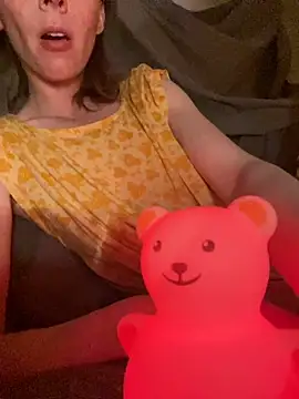 Snapshot of Hildas chatting on October 2025 11:26:02 PM Hildas online show from October 2025 11:26:02 PM