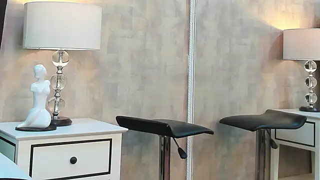 NahomyCarther online show from February 2026 05:11:01 AM