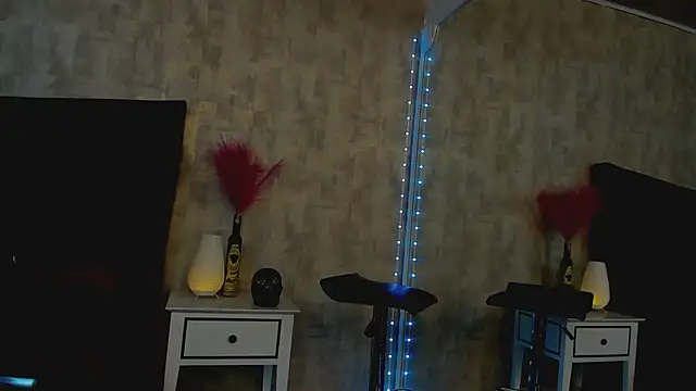 NahomyCarther online show from May 2026 11:23:01 PM