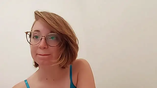 Elise Nyx online show from September 2025 02:38:01 PM