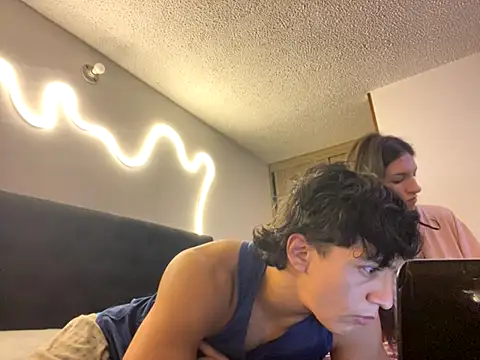 Snapshot of DesireLuxe chatting on October 2025 06:23:02 AM DesireLuxe online show from October 2025 06:23:02 AM