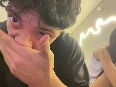 DesireLuxe online show from March 2026 07:30:02 AM