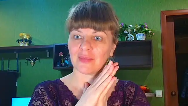 Snapshot of VeronikawGold chatting on November 2025 04:51:02 PM VeronikawGold online show from November 2025 04:51:02 PM