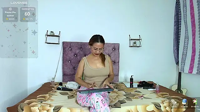 Rousemilf4u online show from June 2026 09:22:02 AM
