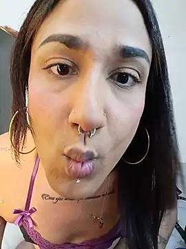 Snapshot of amydelahozgomez chatting on June 2026 07:07:03 AM amydelahozgomez online show from June 2026 07:07:03 AM