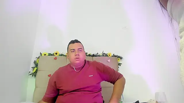 Snapshot of MICHAEL_AND_SHARON chatting on March 2025 05:49:02 AM MICHAEL AND SHARON online show from March 2025 05:49:02 AM