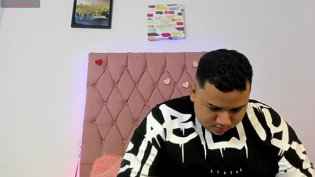 Snapshot of MICHAEL_AND_SHARON chatting on November 2025 02:14:01 AM MICHAEL AND SHARON online show from November 2025 02:14:01 AM