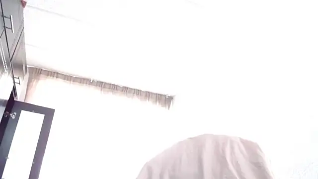 Snapshot of EngelCristaly chatting on February 2026 05:07:02 PM EngelCristaly online show from February 2026 05:07:02 PM