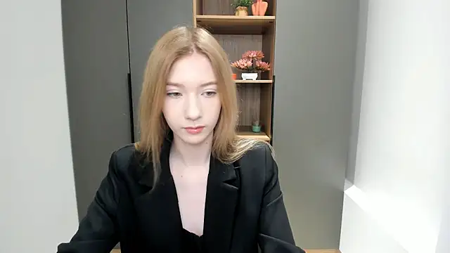 SunnivaCovil online show from February 2025 09:53:02 AM