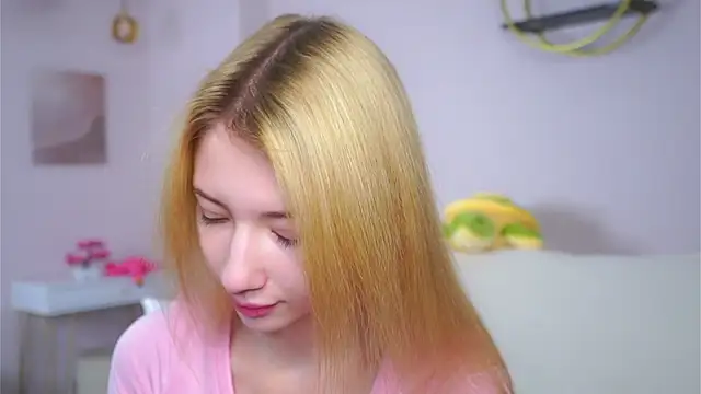 SunnivaCovil online show from February 2026 02:34:01 PM