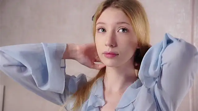 SunnivaCovil online show from May 2026 02:35:02 PM