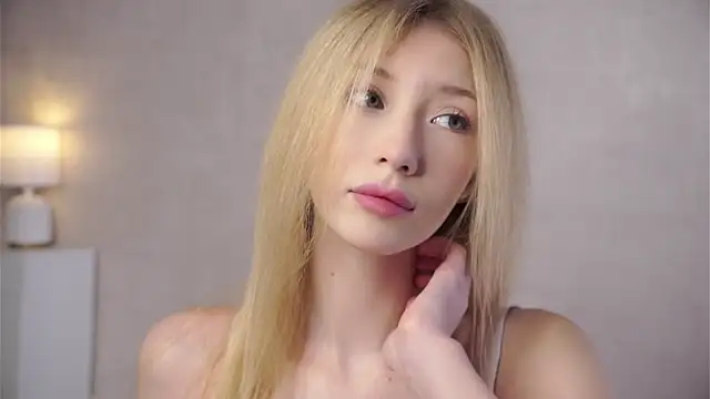 SunnivaCovil online show from May 2026 02:44:02 PM