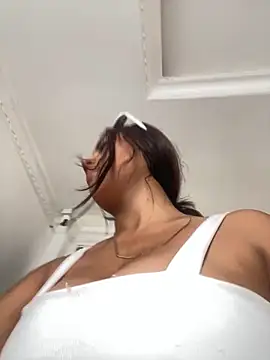 zoe mount online show from November 2025 07:05:02 PM