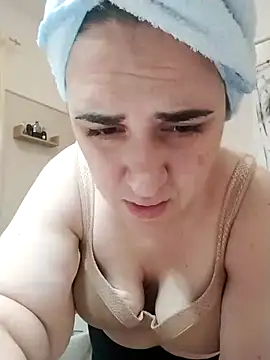 Snapshot of Dolcecurvy chatting on November 2025 04:27:02 PM Dolcecurvy online show from November 2025 04:27:02 PM