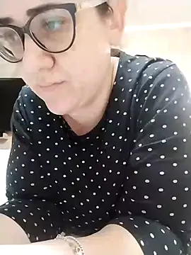 Snapshot of Dolcecurvy chatting on November 2025 03:44:01 PM Dolcecurvy online show from November 2025 03:44:01 PM