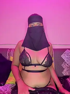 Dishasarmaa05 online show from September 2025 05:57:02 PM