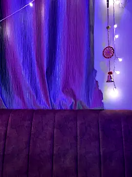 Dishasarmaa05 online show from September 2025 06:31:02 PM